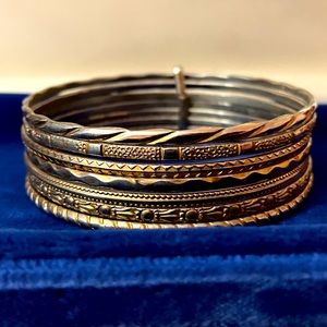 New amazing bangle bracelet in box